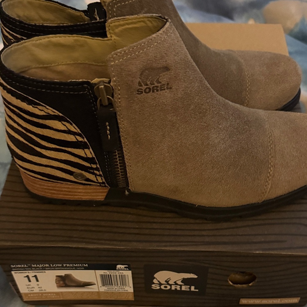 Sorel Women's Zebra Stripe Ankle Booties - Picture 4 of 7